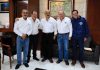 Recibe Ricardo Ahued a integrantes del Club del Automóvil Antiguo de Xalapa