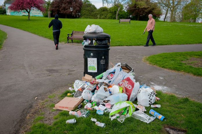 COMO-REDUCIR-LA-BASURA-EN-LOS-PARQUES-PUBLICOS