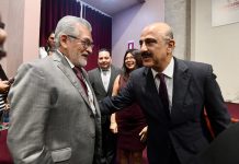 Asiste Alberto Islas a comparecencia de Ricardo Ahued