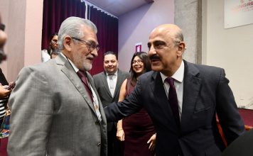 Asiste Alberto Islas a comparecencia de Ricardo Ahued